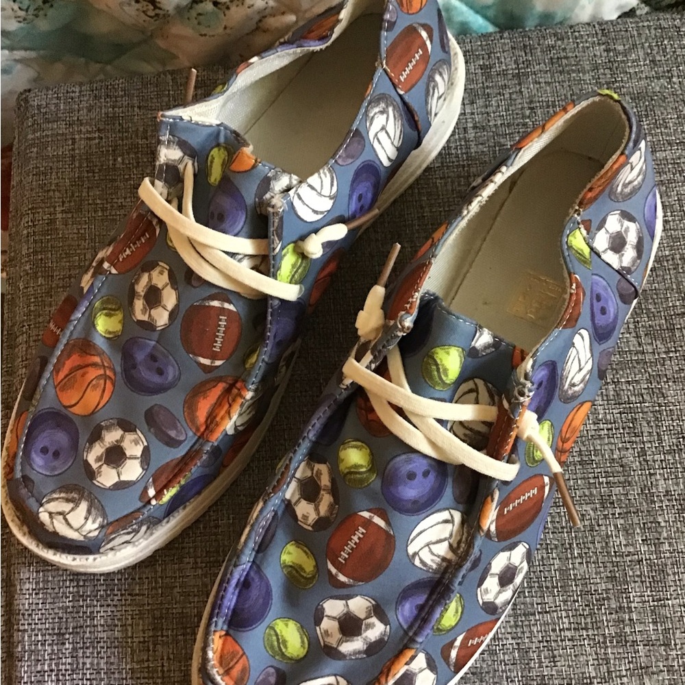 Women’s Sports-Print Canvas Loafers in Blue